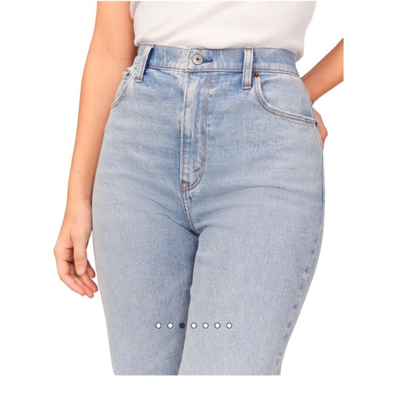 Abercrombie & Fitch Curve Love Ultra High Rise Ankle Straight Jean - Picture 2 of 9